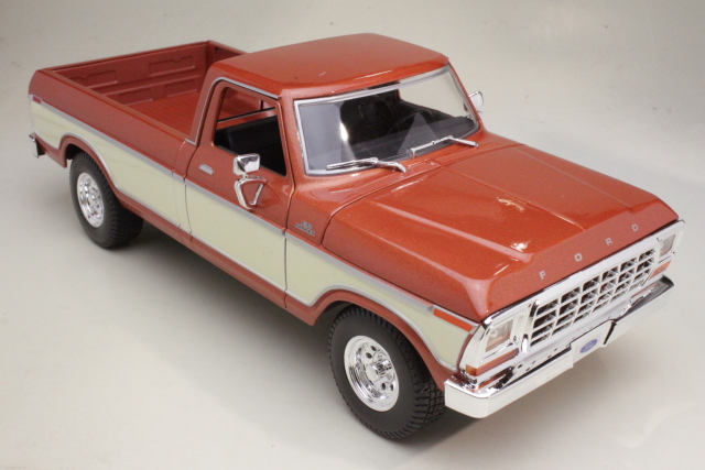 Ford F-150 1979, ruskea/valkoinen
