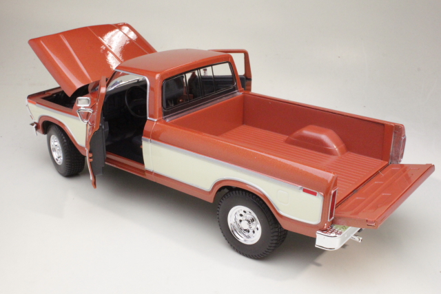 Ford F-150 1979, ruskea/valkoinen