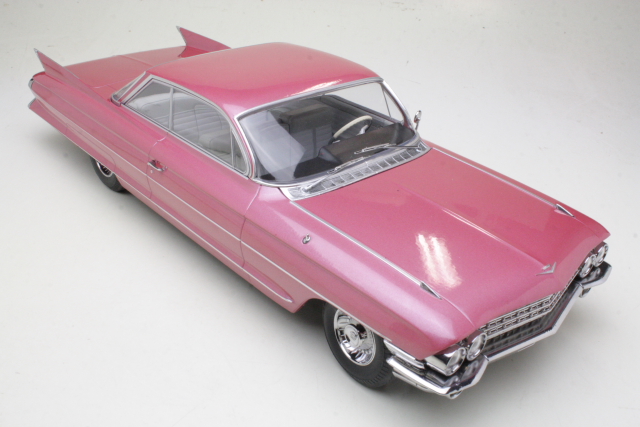 Cadillac Series 62 Coupe DeVille 1961, pink