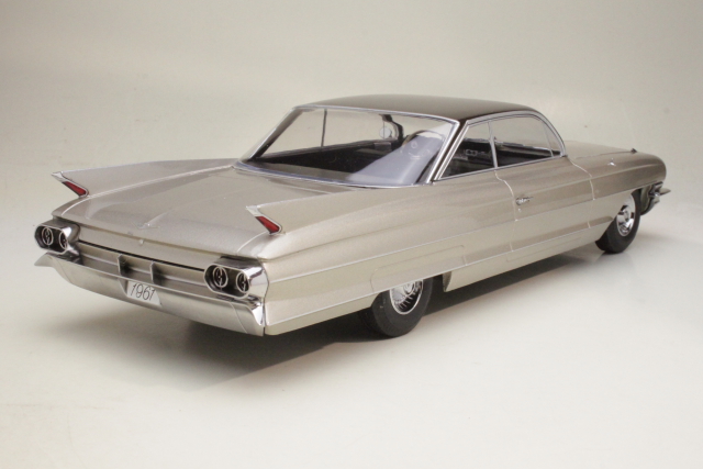 Cadillac Series 62 Coupe DeVille 1961, beige/ruskea