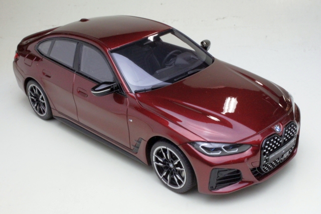 BMW M440i xDrive Gran Coupe 2021, tummanpunainen