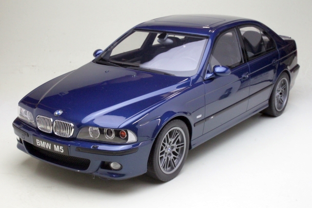 BMW M5 (e39) 1989, sininen