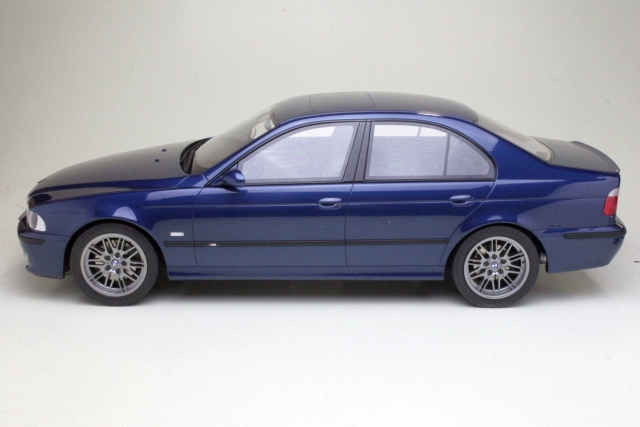 BMW M5 (e39) 1989, sininen