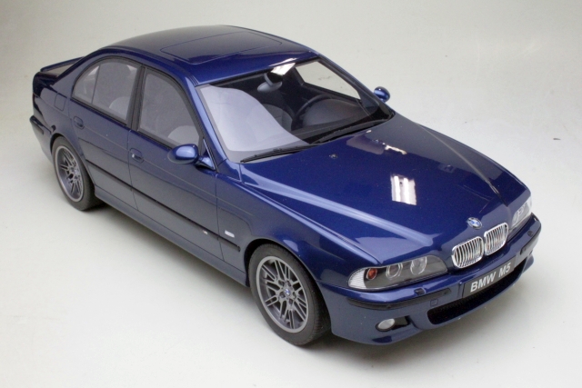 BMW M5 (e39) 1989, sininen