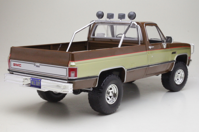 GMC K-2500 Sierra Grande Pick-Up 1982, brown/beige