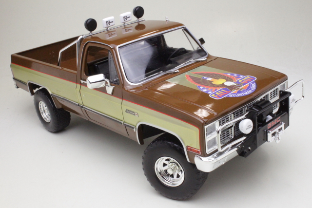 GMC K-2500 Sierra Grande Pick-Up 1982, brown/beige