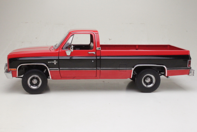Chevrolet K10 Pick-Up 1984, punainen/musta