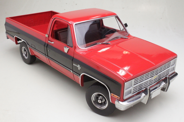 Chevrolet K10 Pick-Up 1984, punainen/musta