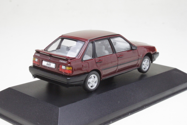 Volvo 440, dark red