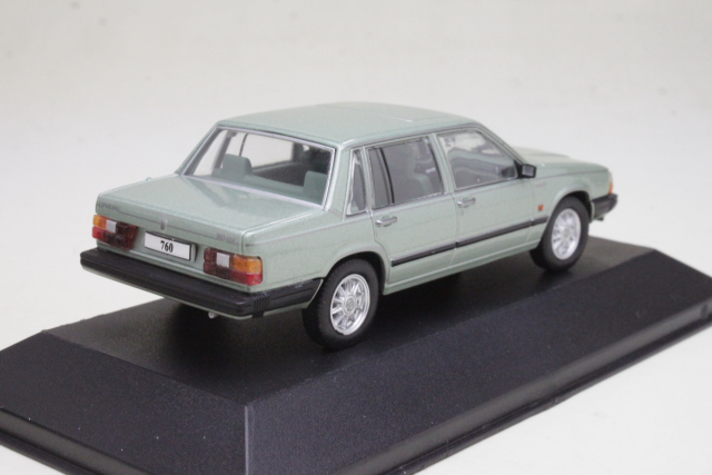 Volvo 760 GLE, light green