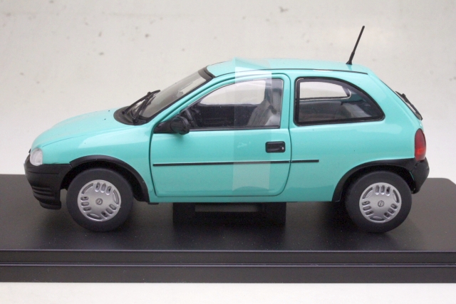 Opel Corsa B 1993, turkoosi