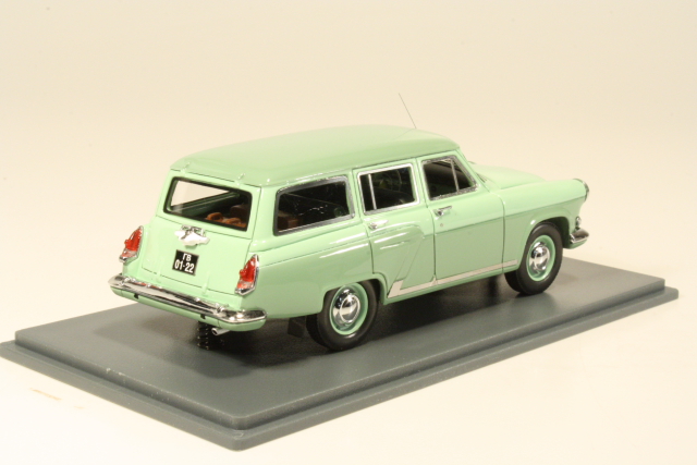 Volga GAZ M22 1962, 2-tone green