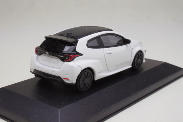 Toyota GR Yaris 2024, valkoinen