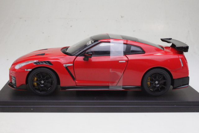 Nissan GT-R Nismo 2021, red