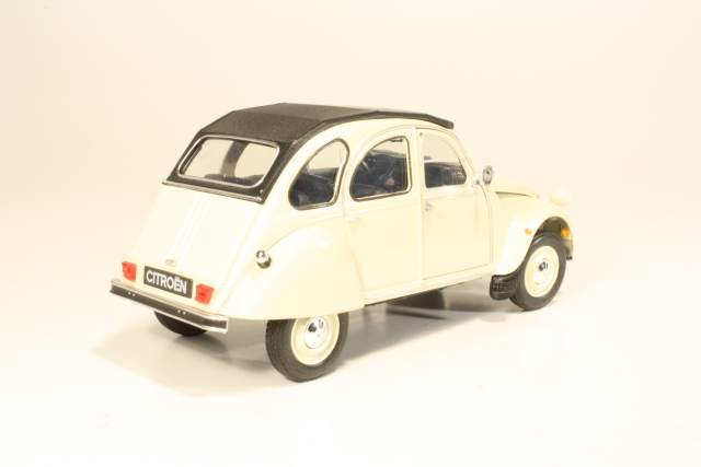 Citroen 2CV, cream
