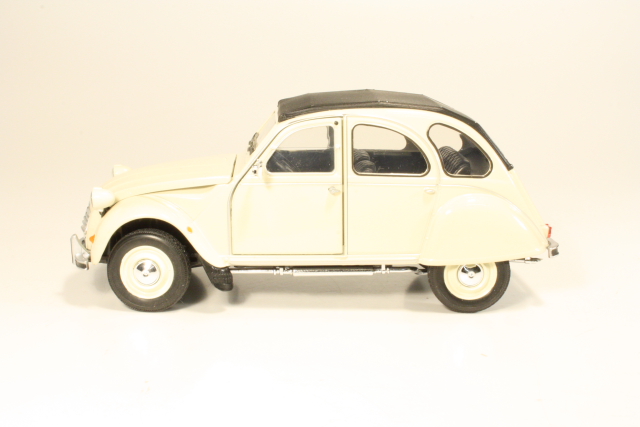 Citroen 2CV, cream