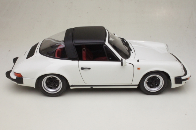 Porsche 911 Carrera Targa 1983, valkoinen