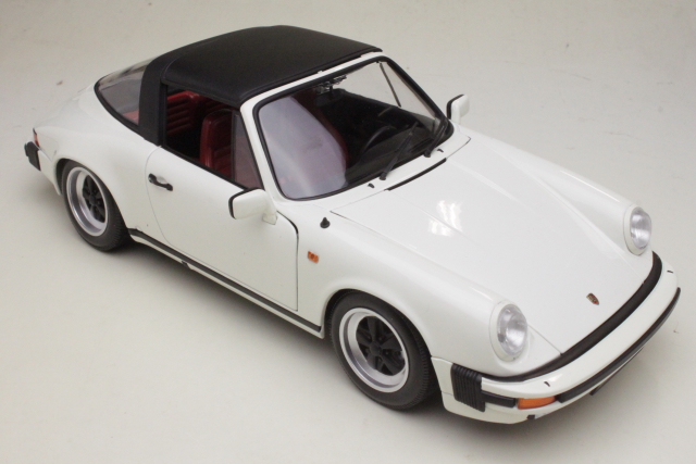 Porsche 911 Carrera Targa 1983, valkoinen