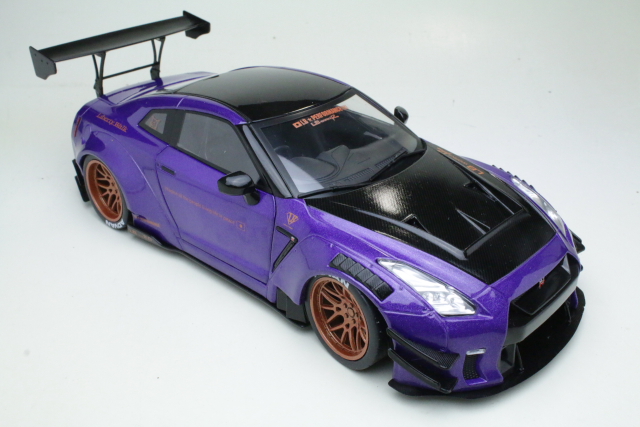 Nissan GT-R (R35) Liberty Walk Body Kit 2.0 2022, violetti