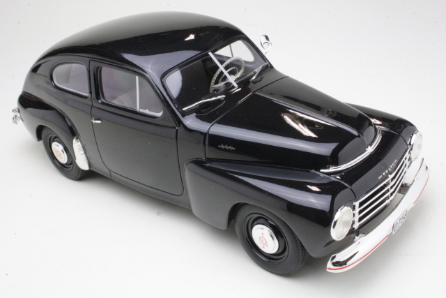 Volvo PV444 1952, black