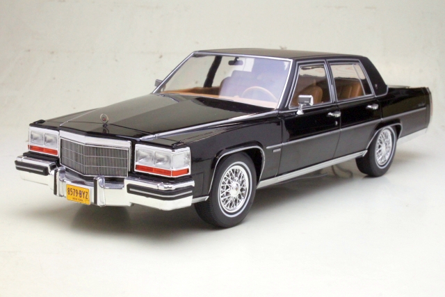Cadillac Fleetwood Brougham 1982, black