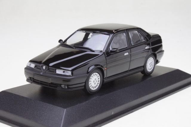 Alfa Romeo 155 1992, musta