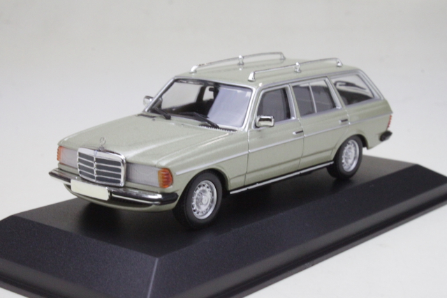 Mercedes 230 TE (w123) 1982, vaaleanvihreä