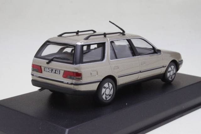 Peugeot 405 Break 1991, beige