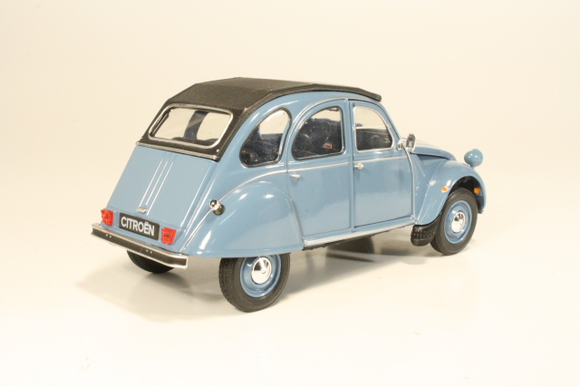 Citroen 2CV, blue