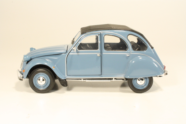 Citroen 2CV, blue