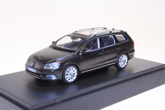 VW Passat Variant 2010, black