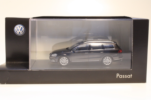 VW Passat Variant 2010, black