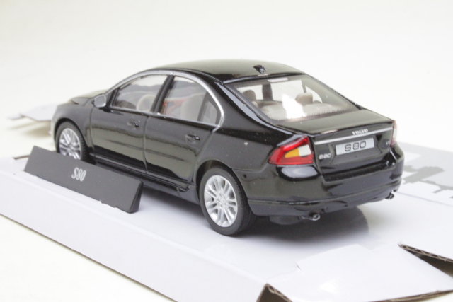 Volvo S80 2006, musta