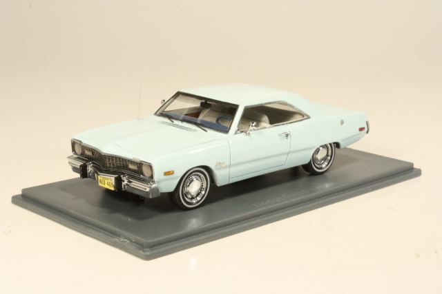Dodge Dart Swinger 1973, light blue