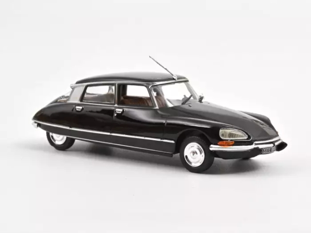 Citroen DS23 Pallas 1972, musta