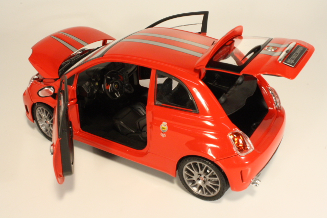 Fiat 500 Abarth Tribute Ferrari, punainen 1:18 - Sulje napsauttamalla kuva