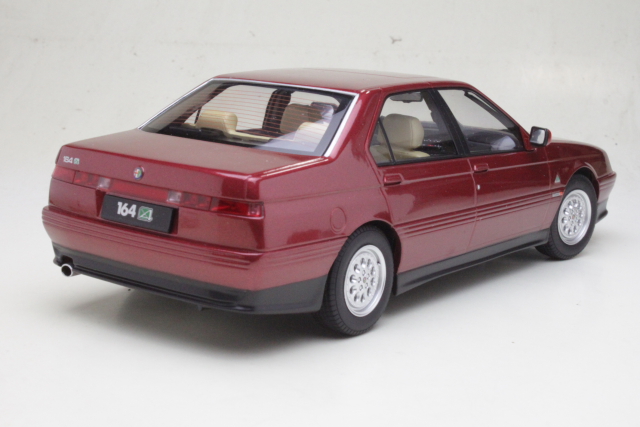 Alfa Romeo 164 Q4 1994, tummanpunainen