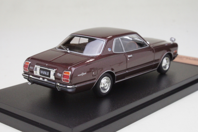 Toyota Corona Mk2 HT 2600 Grande (X30) 1976, tummanpunainen