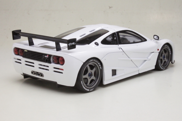 McLaren F1 GTR Short Tail 1996, white