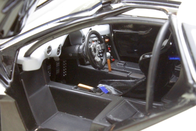 McLaren F1 GTR Short Tail 1996, white