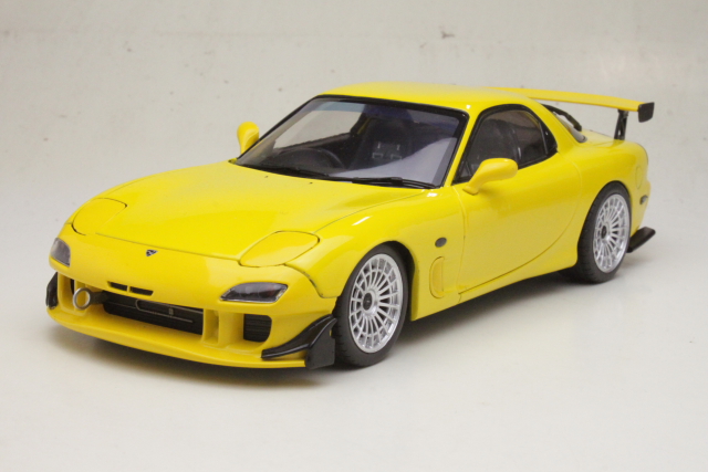 Mazda RX7 FD RS Streetfighter 1994, keltainen