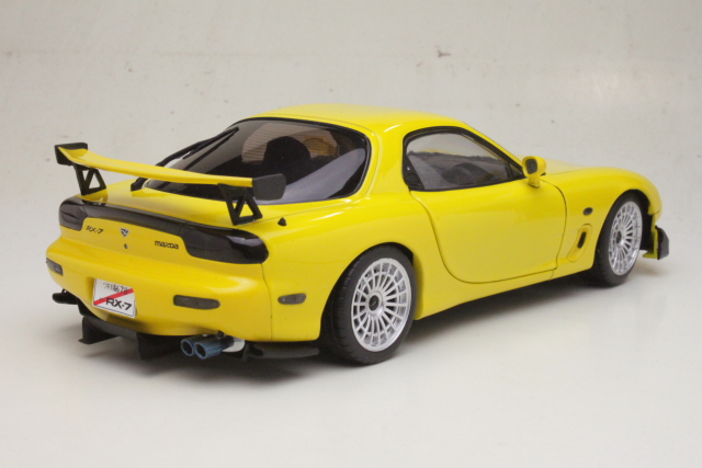 Mazda RX7 FD RS Streetfighter 1994, keltainen