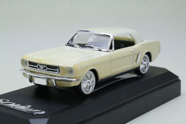 Ford Mustang 1965, valkoinen #64