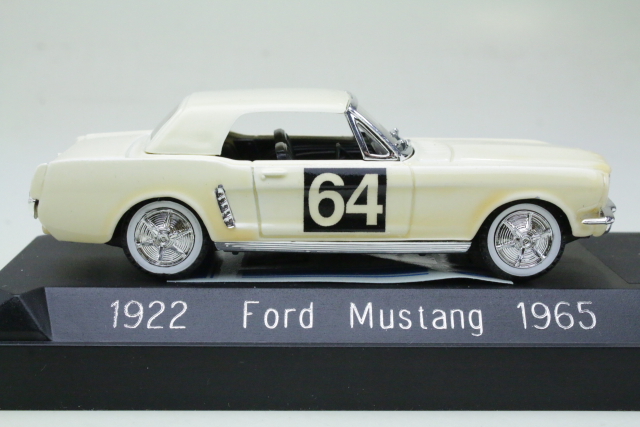 Ford Mustang 1965, valkoinen #64