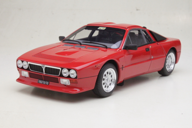 Lancia 037 Rally Stradale 1982, red