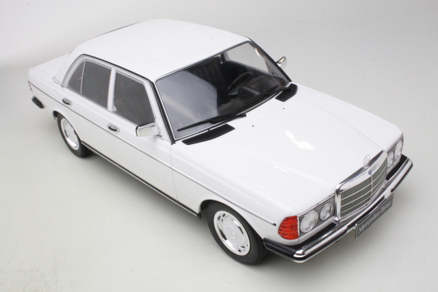 Mercedes 230E (w123) 1980, valkoinen