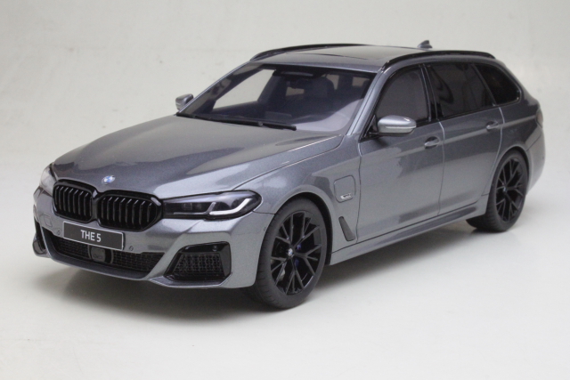 BMW 530E Xdrive M Sport Touring 2023, grey
