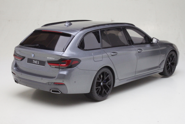 BMW 530E Xdrive M Sport Touring 2023, harmaa