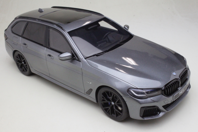 BMW 530E Xdrive M Sport Touring 2023, harmaa