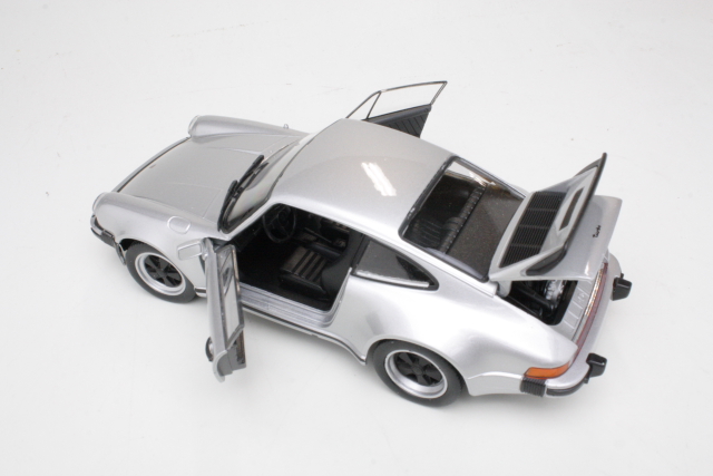 Porsche 911 Turbo 1974, silver